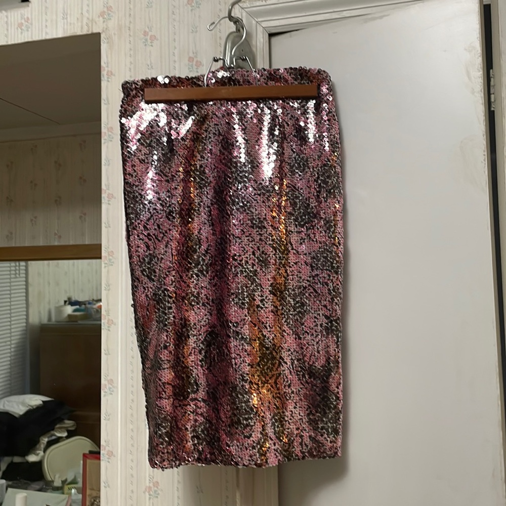 Sequin pink skirt worn once perfect condition worn 1X🎈